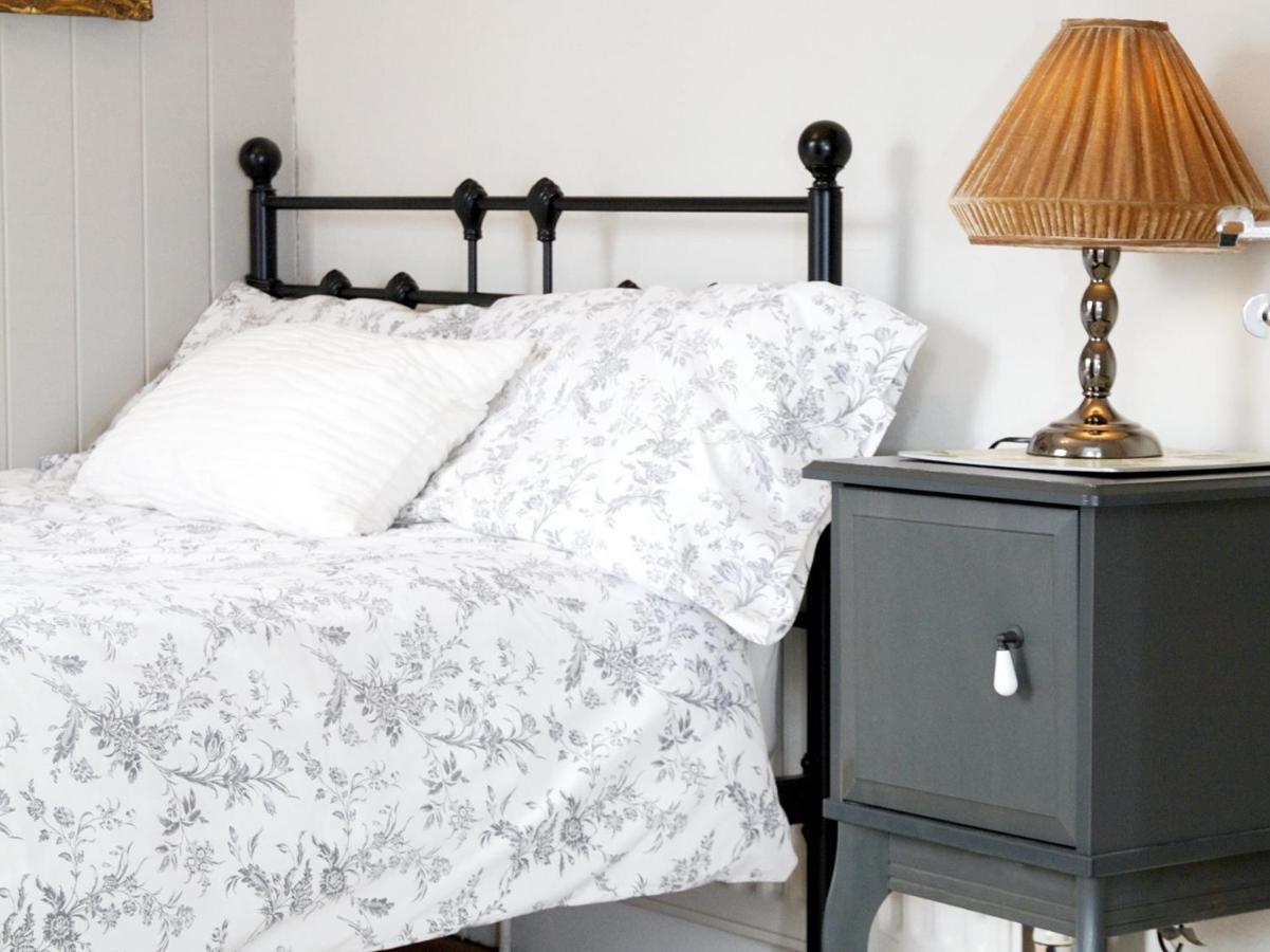 แมรี่วิลล์ เฮาส์ ทีรูมส์ แอนด์ บูทิก บีแอนด์บี Bed & Breakfast เบลฟาสต์ ภายนอก รูปภาพ