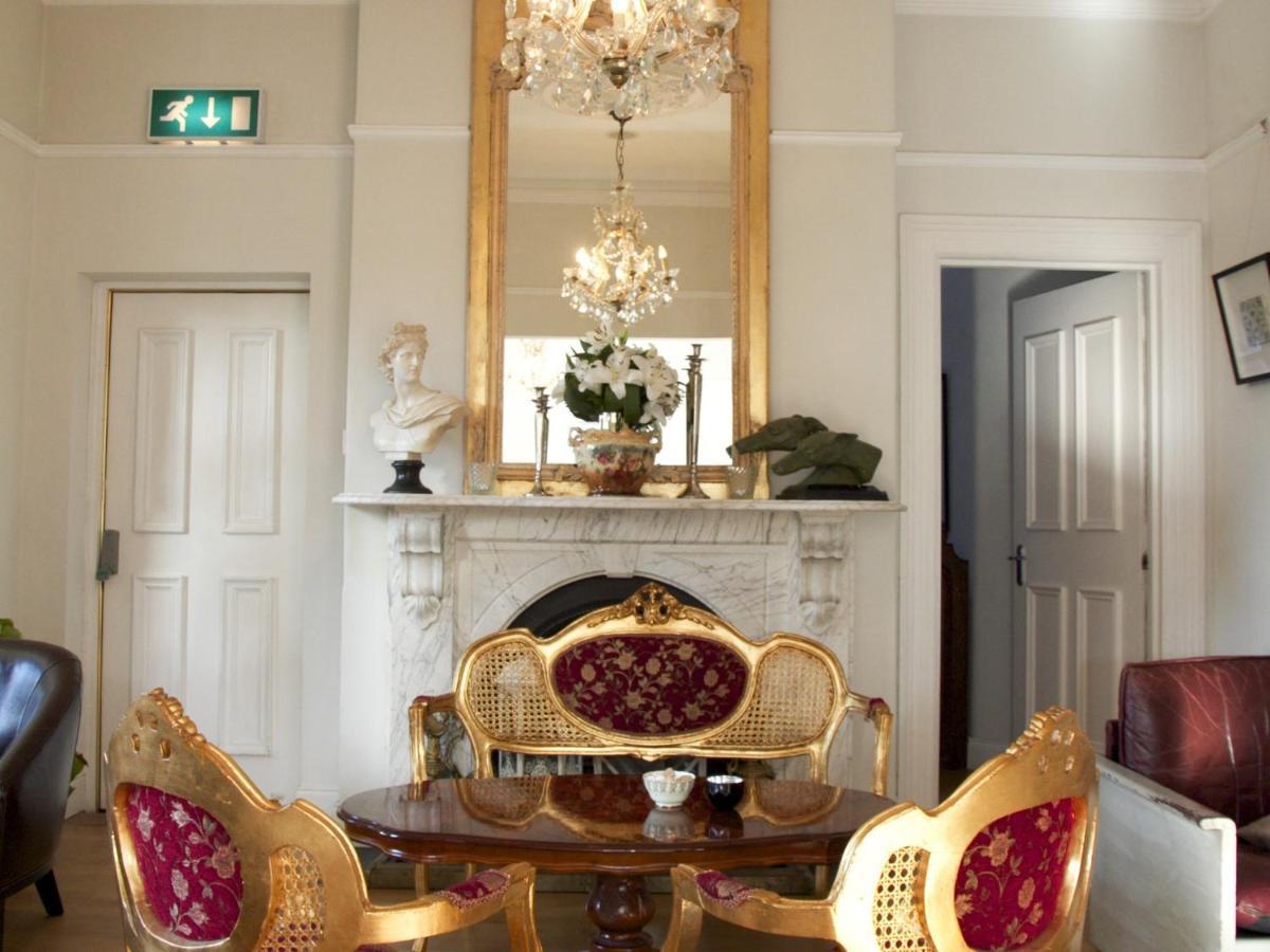 แมรี่วิลล์ เฮาส์ ทีรูมส์ แอนด์ บูทิก บีแอนด์บี Bed & Breakfast เบลฟาสต์ ภายนอก รูปภาพ