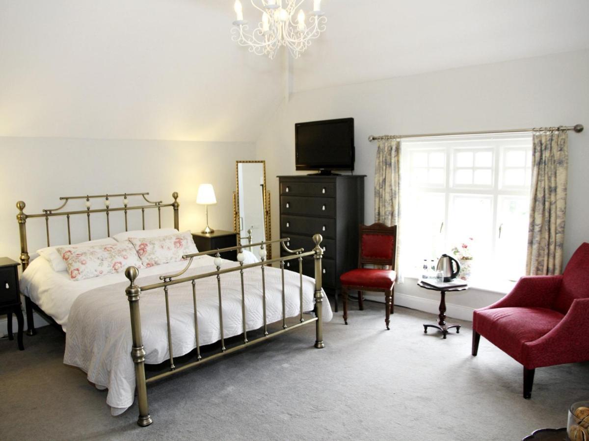 แมรี่วิลล์ เฮาส์ ทีรูมส์ แอนด์ บูทิก บีแอนด์บี Bed & Breakfast เบลฟาสต์ ภายนอก รูปภาพ