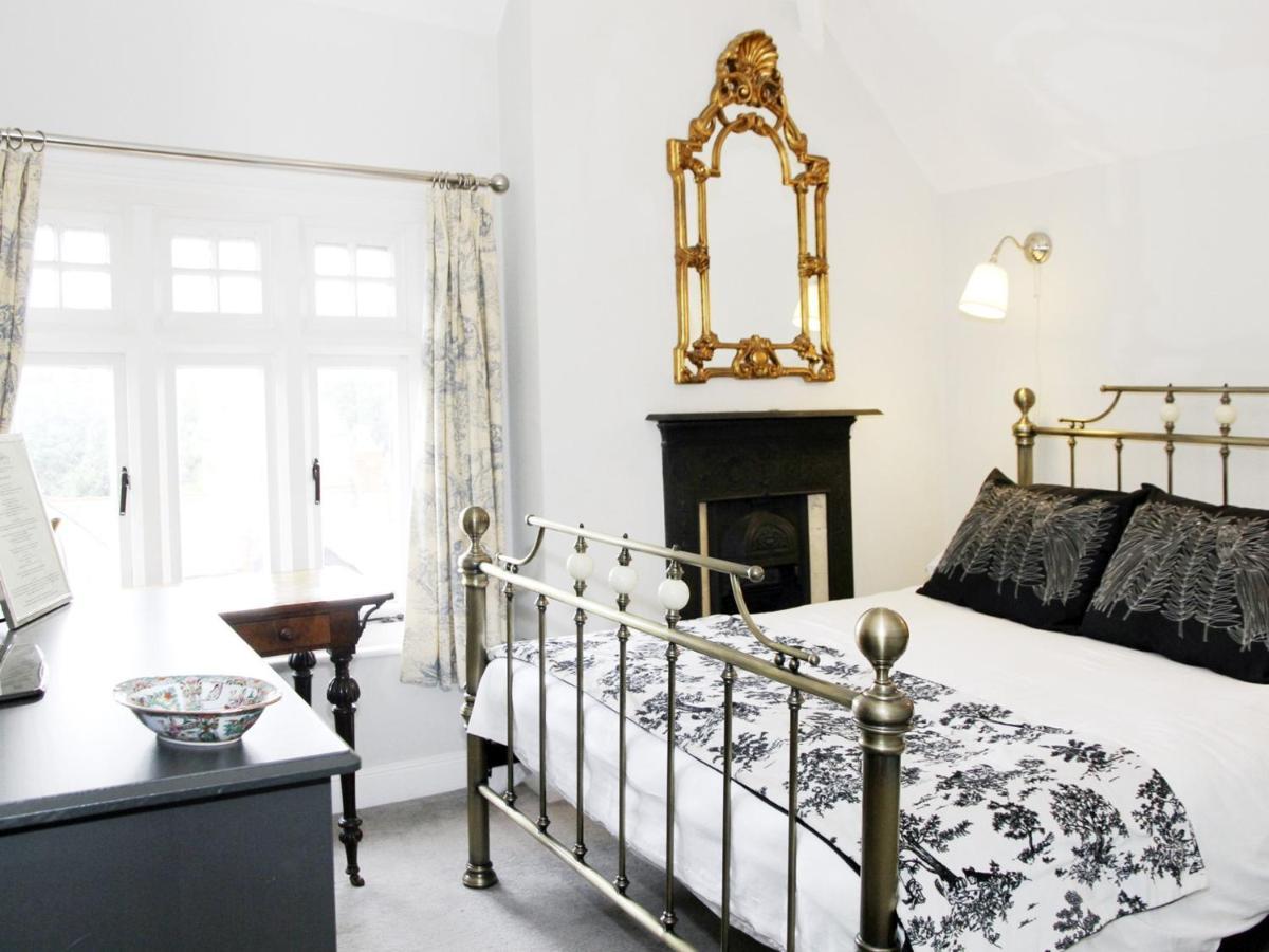 แมรี่วิลล์ เฮาส์ ทีรูมส์ แอนด์ บูทิก บีแอนด์บี Bed & Breakfast เบลฟาสต์ ภายนอก รูปภาพ